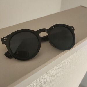 Stylish Black Round Sunglasses
